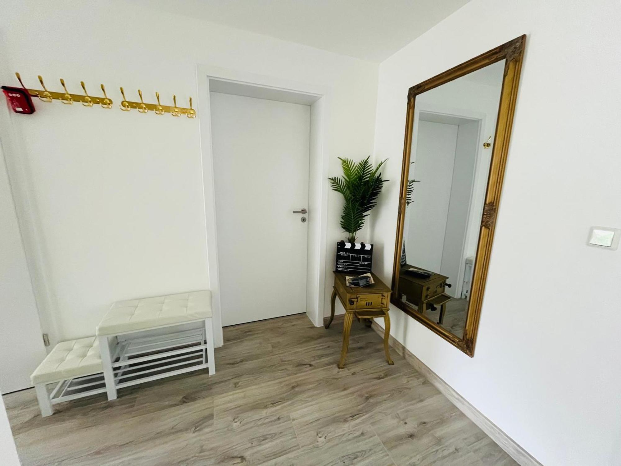 Filmap-Charmant-Modern-Zentral-Balkon-Beamer-Spieletisch Görlitz Extérieur photo