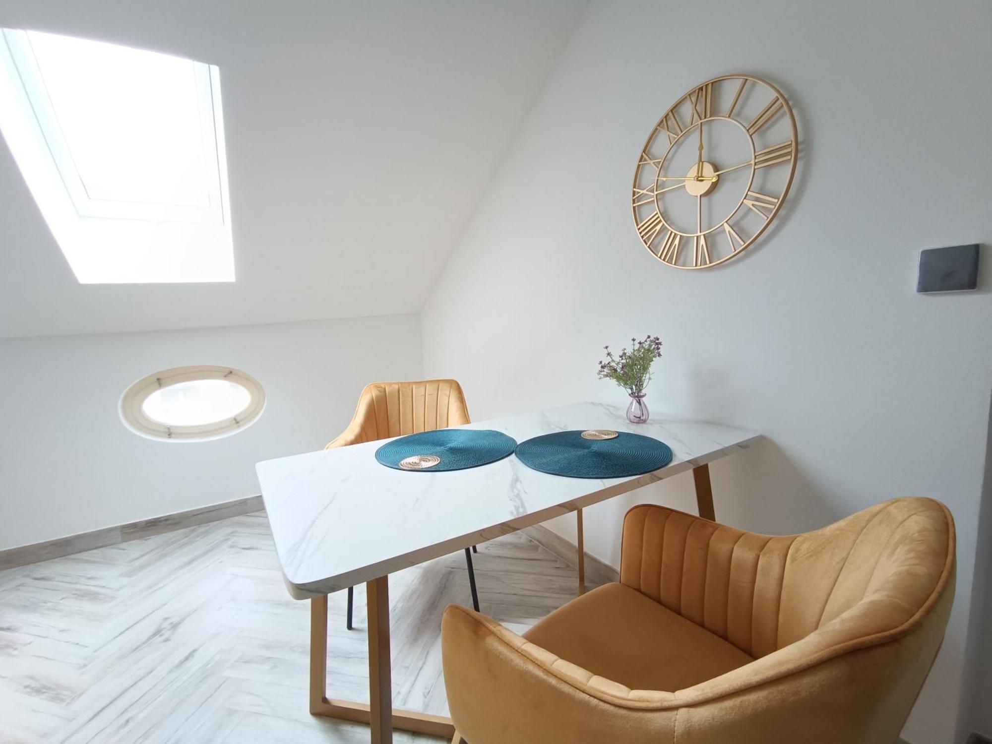 Filmap-Charmant-Modern-Zentral-Balkon-Beamer-Spieletisch Görlitz Extérieur photo